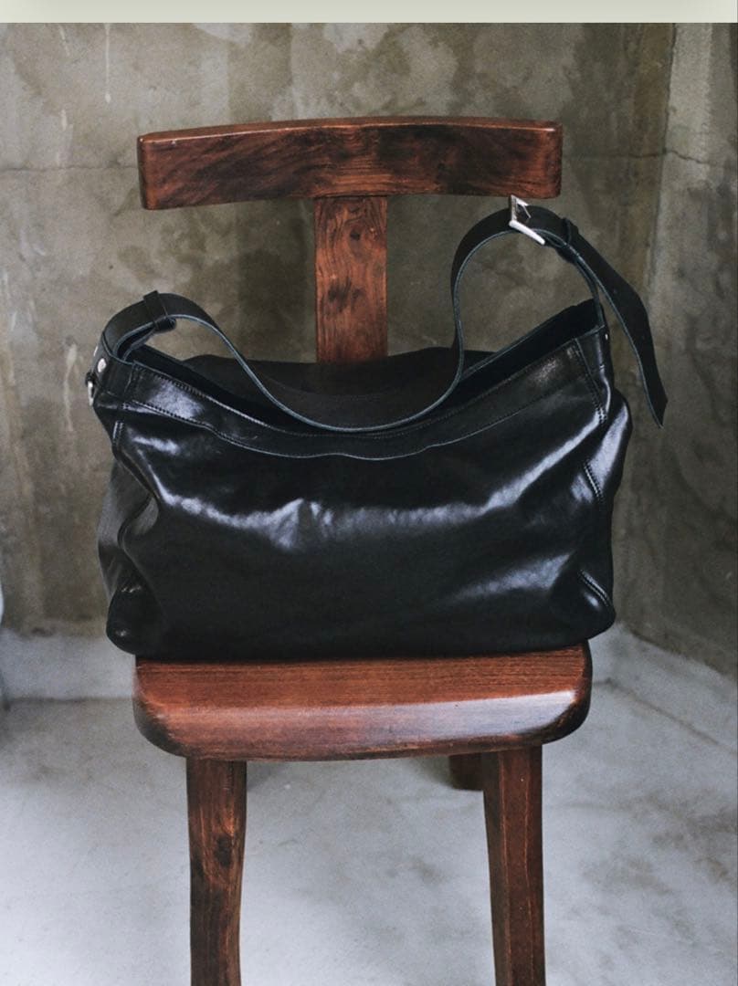 モ*ネ様 Llife POLISHED COW LEATHER NEWSPAPE